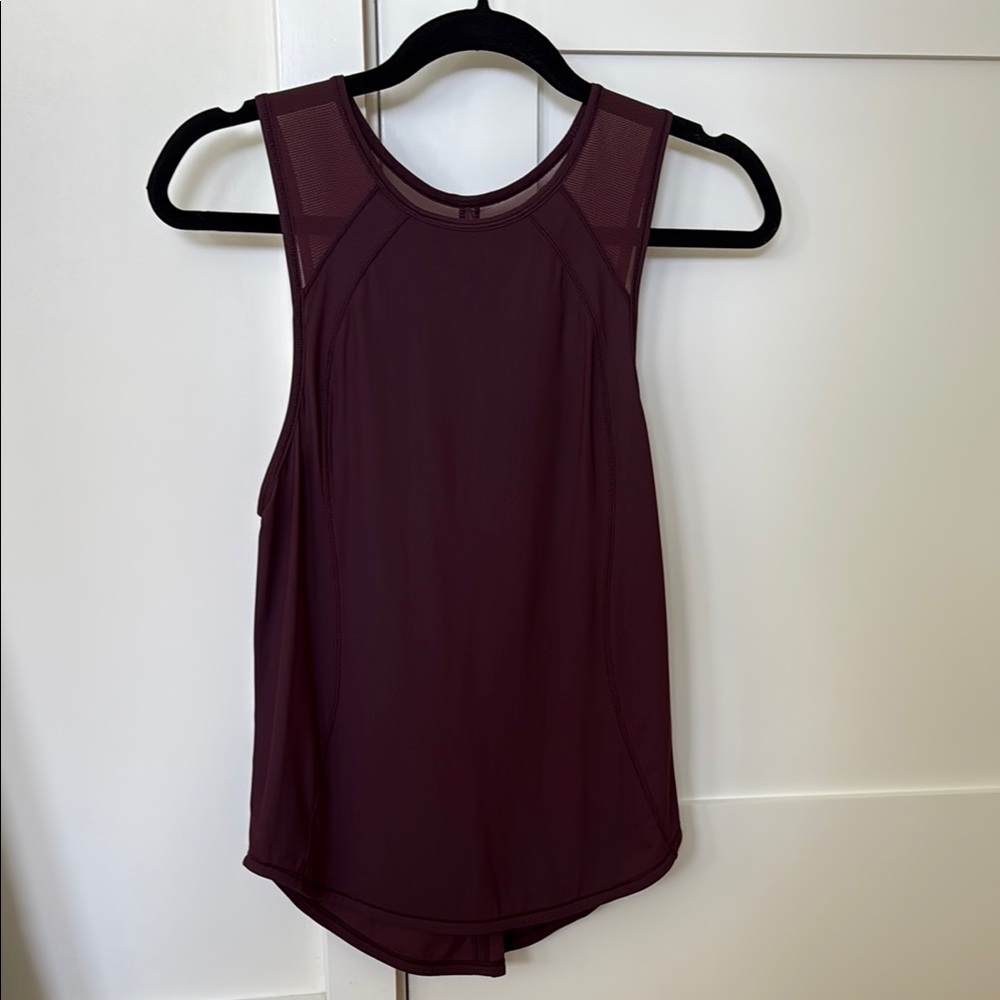 Lululemon Women's Sleeveless Burgundy Top 2